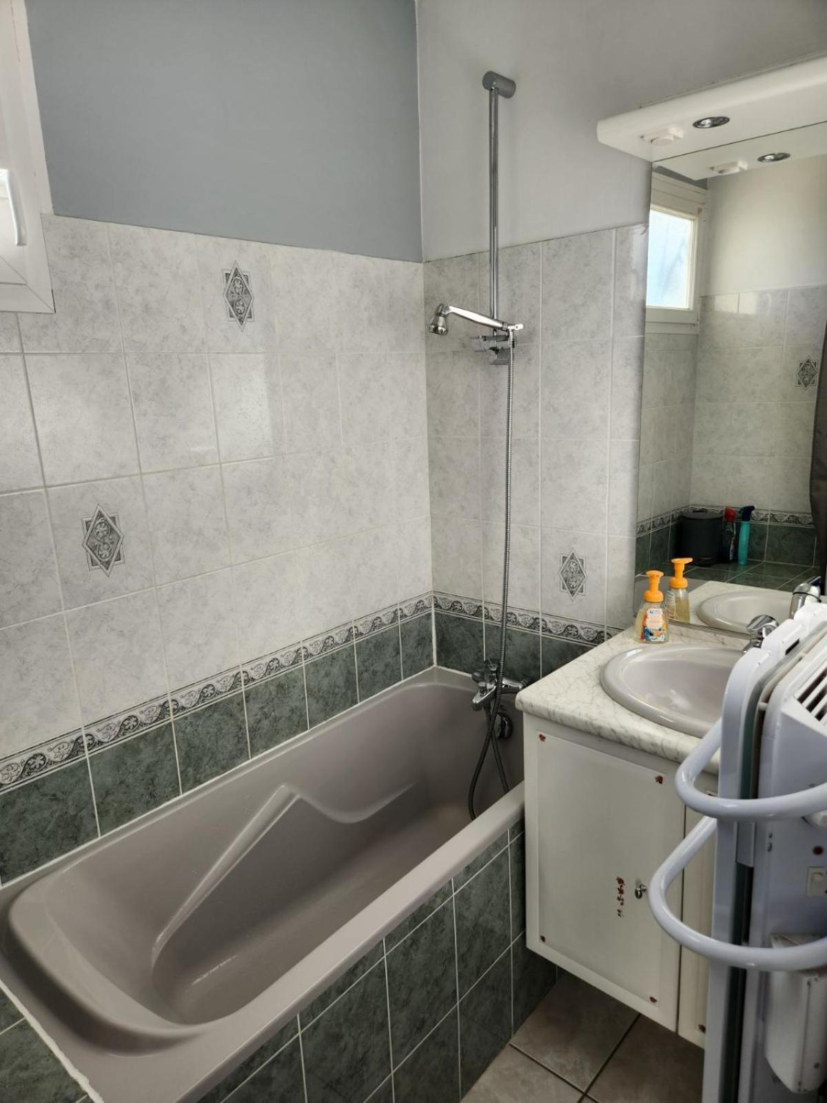 Logement Cosy Au Coeur D'Oradour Exteriér fotografie